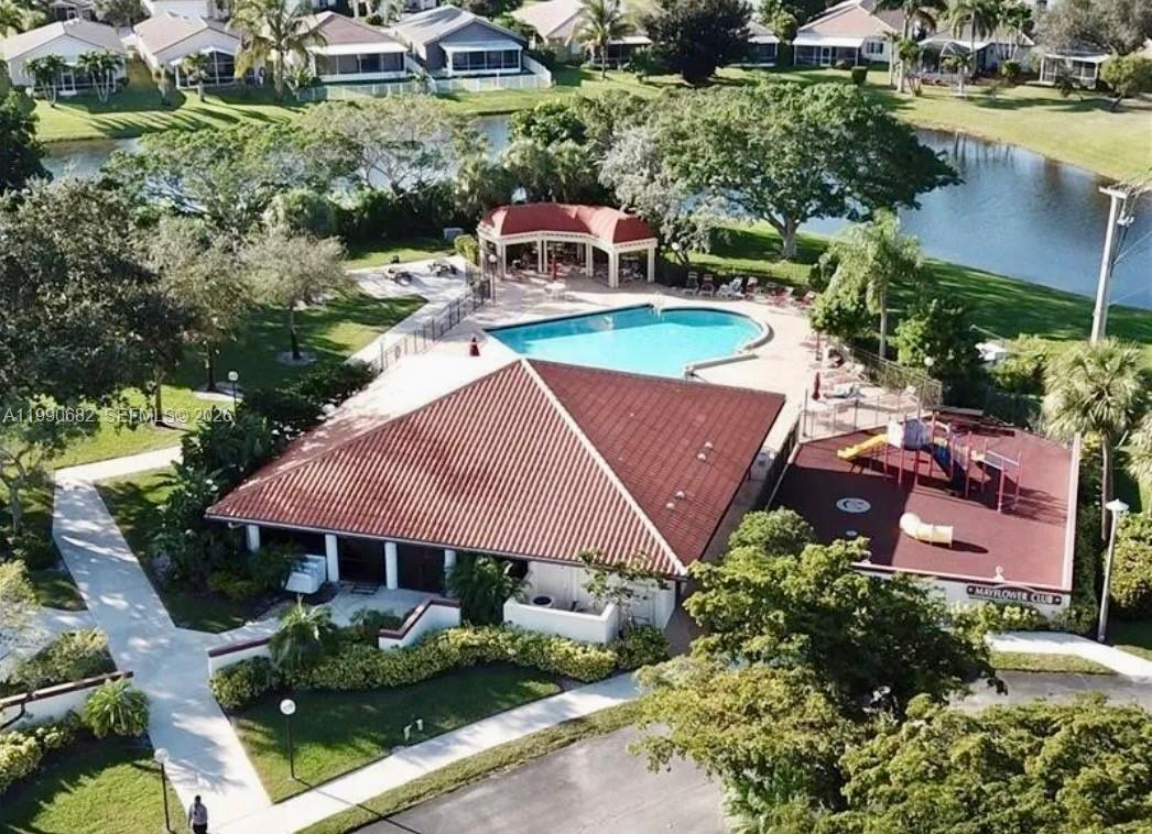 DIPLOMAT SQUARE CONDO - Residential