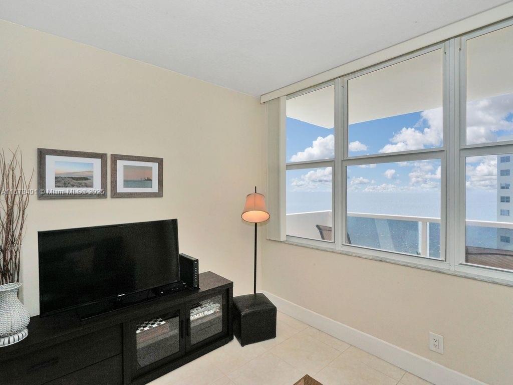 SEA AIR TOWERS CONDO - Residential