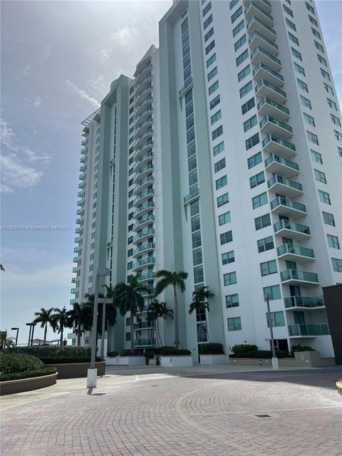 Condominium in Sunrise FL 2681 Flamingo Rd.jpg
