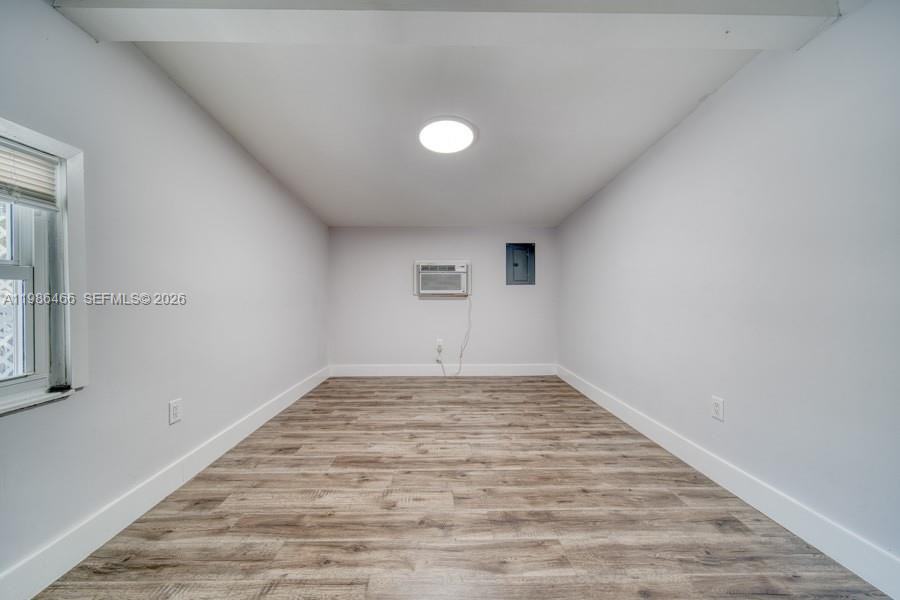 AMND MIAMI SUBURBAN ACRES - Residential Lease