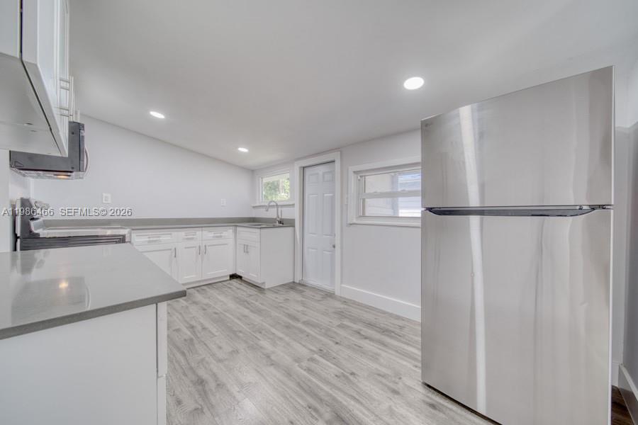 AMND MIAMI SUBURBAN ACRES - Residential Lease