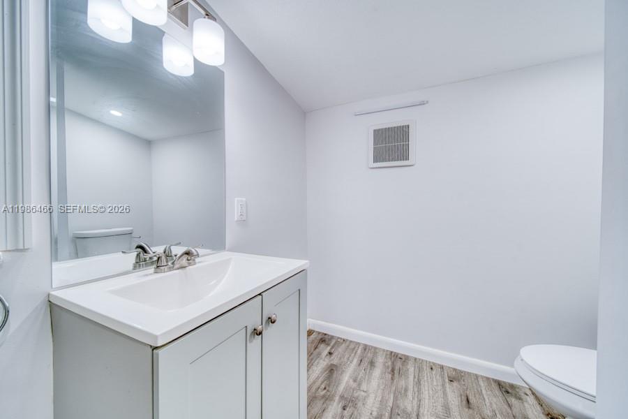 AMND MIAMI SUBURBAN ACRES - Residential Lease