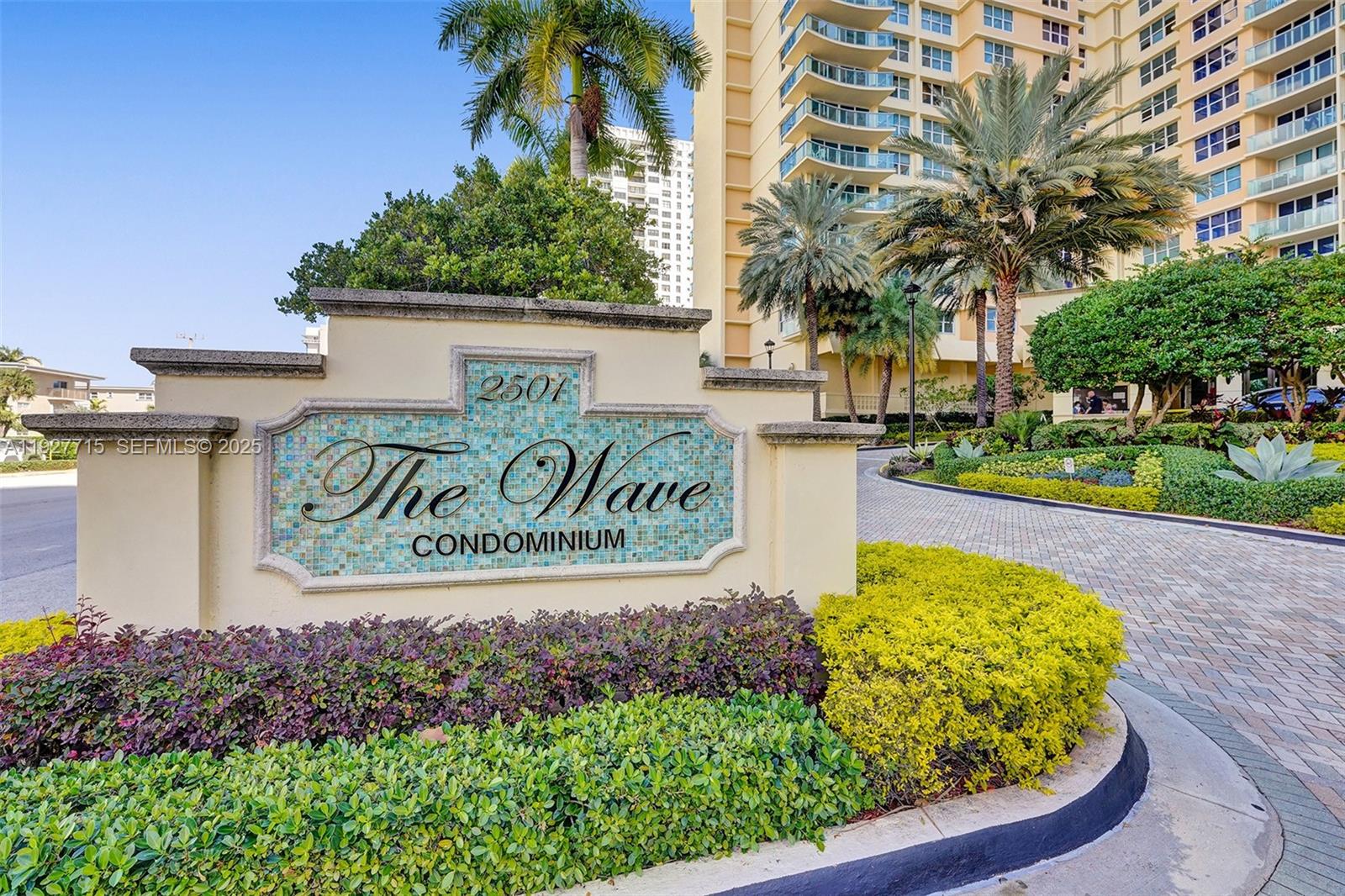 WAVE CONDO - Residential Lease