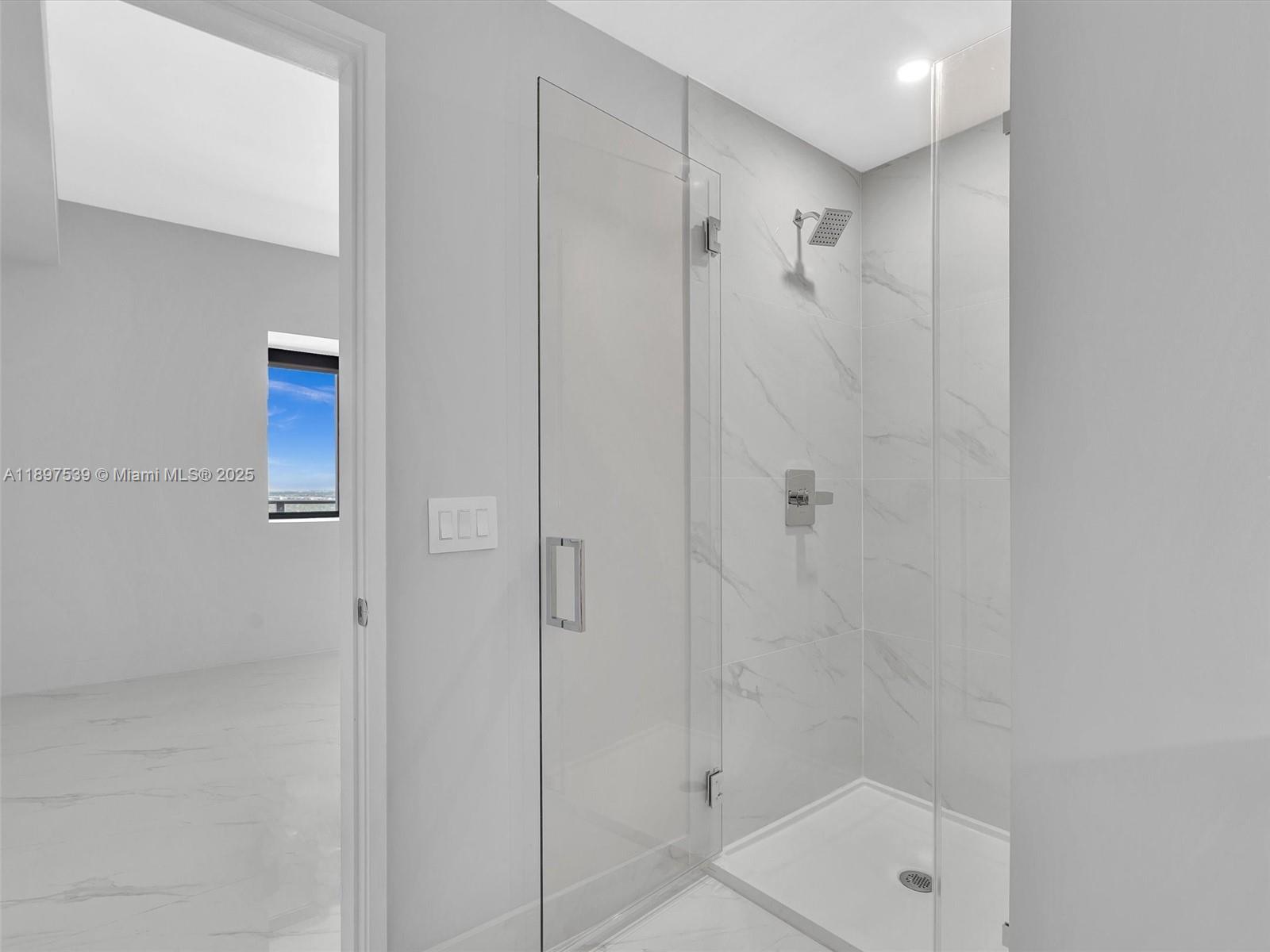 ARIA RESRVE - Residential Lease