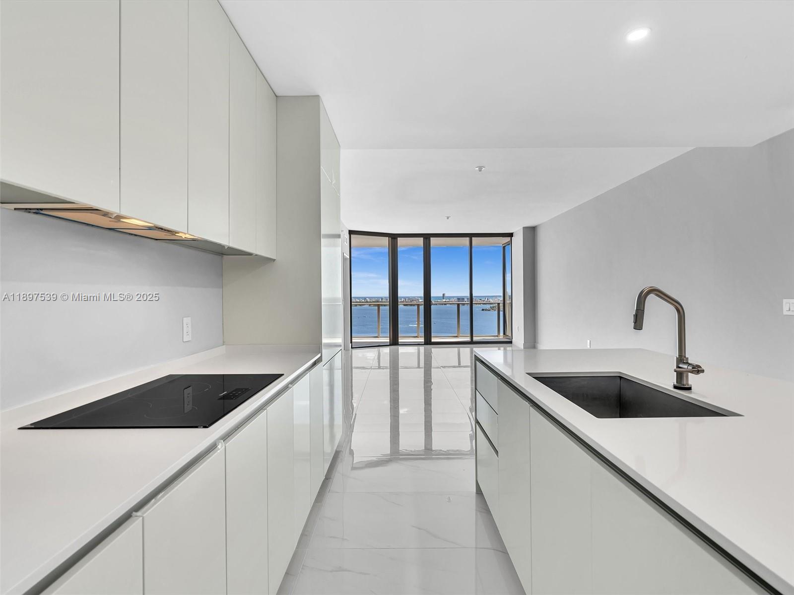 ARIA RESRVE - Residential Lease