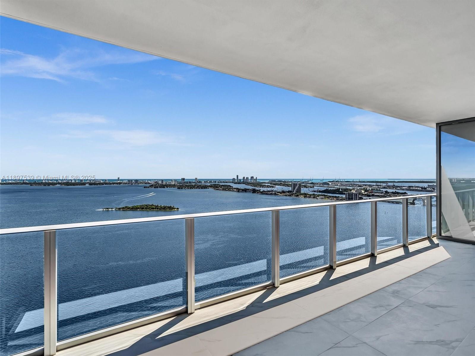 ARIA RESRVE - Residential Lease