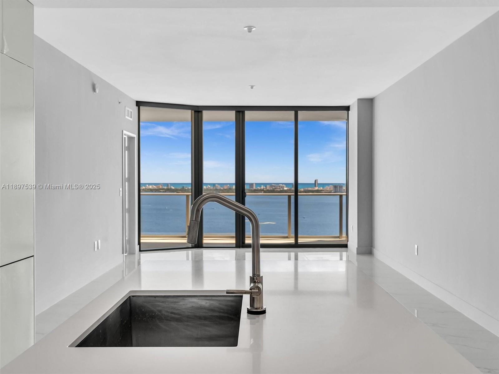 ARIA RESRVE - Residential Lease