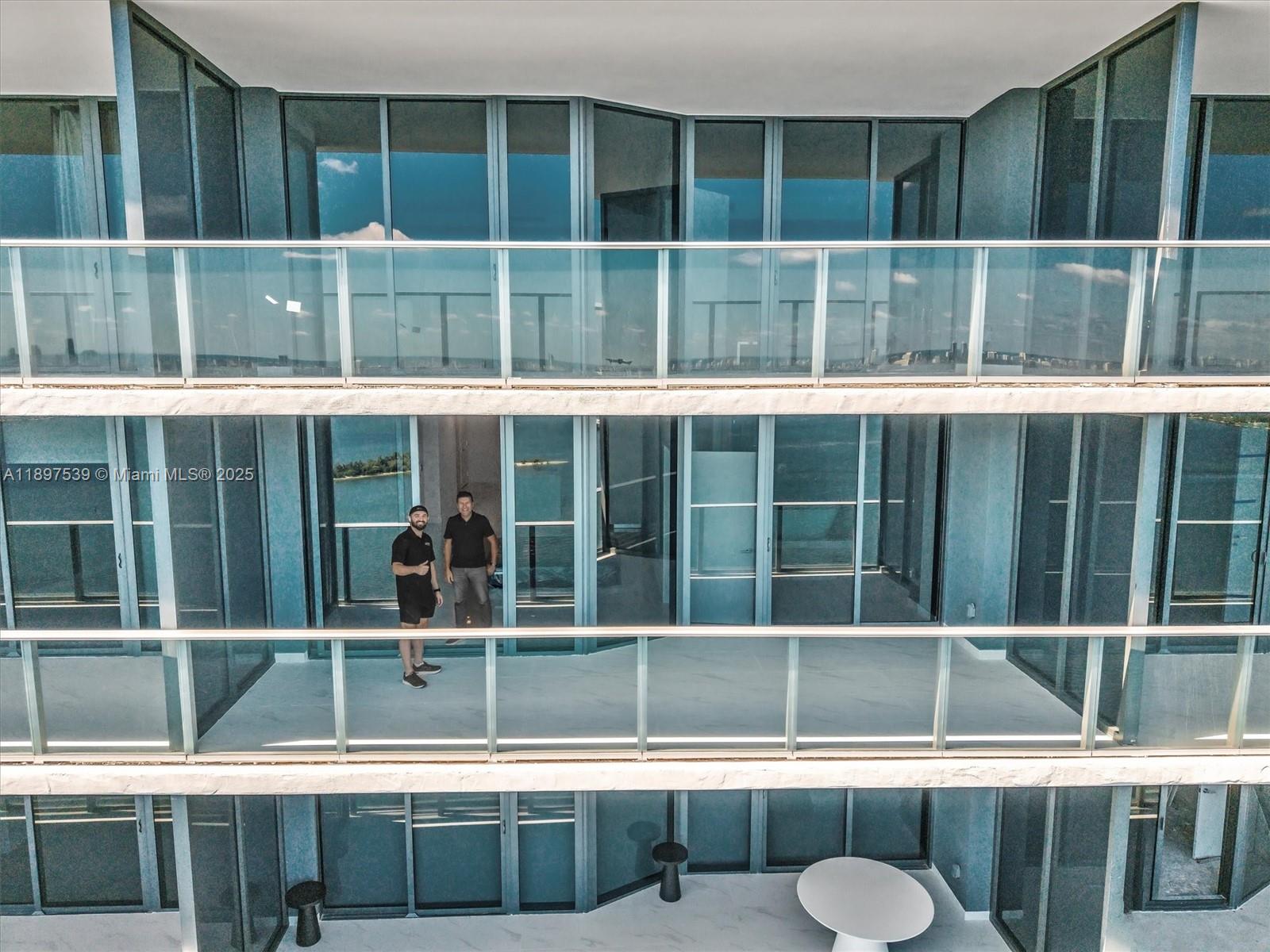 ARIA RESRVE - Residential Lease