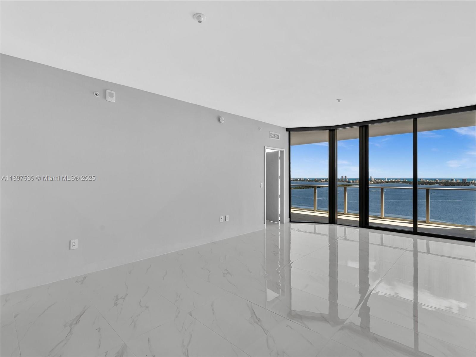 ARIA RESRVE - Residential Lease