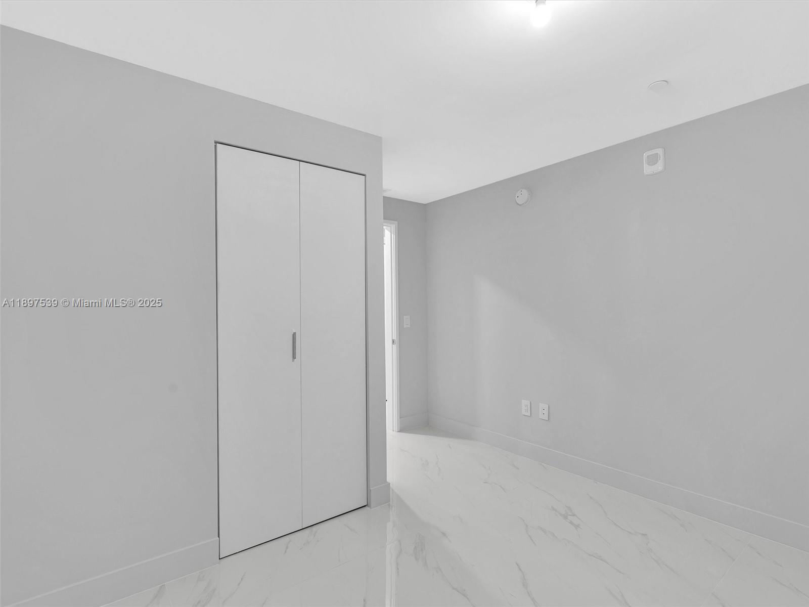 ARIA RESRVE - Residential Lease