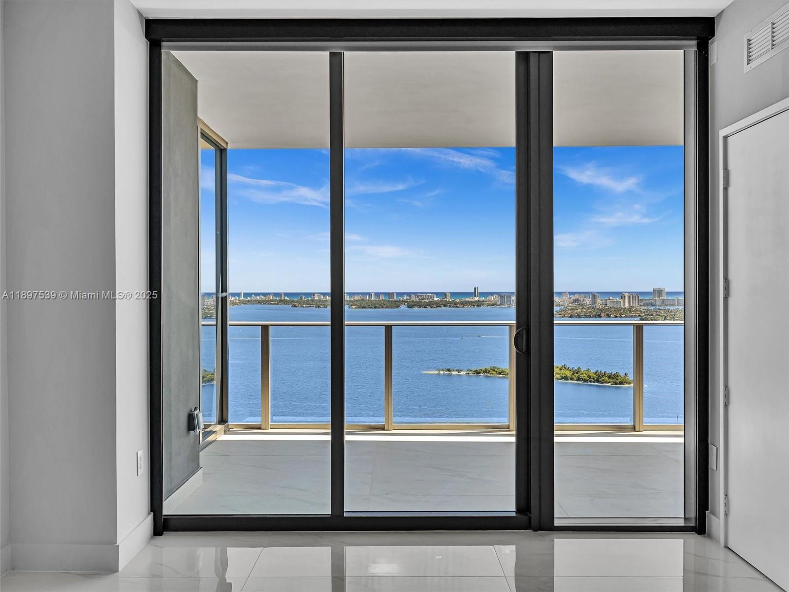 ARIA RESRVE - Residential Lease