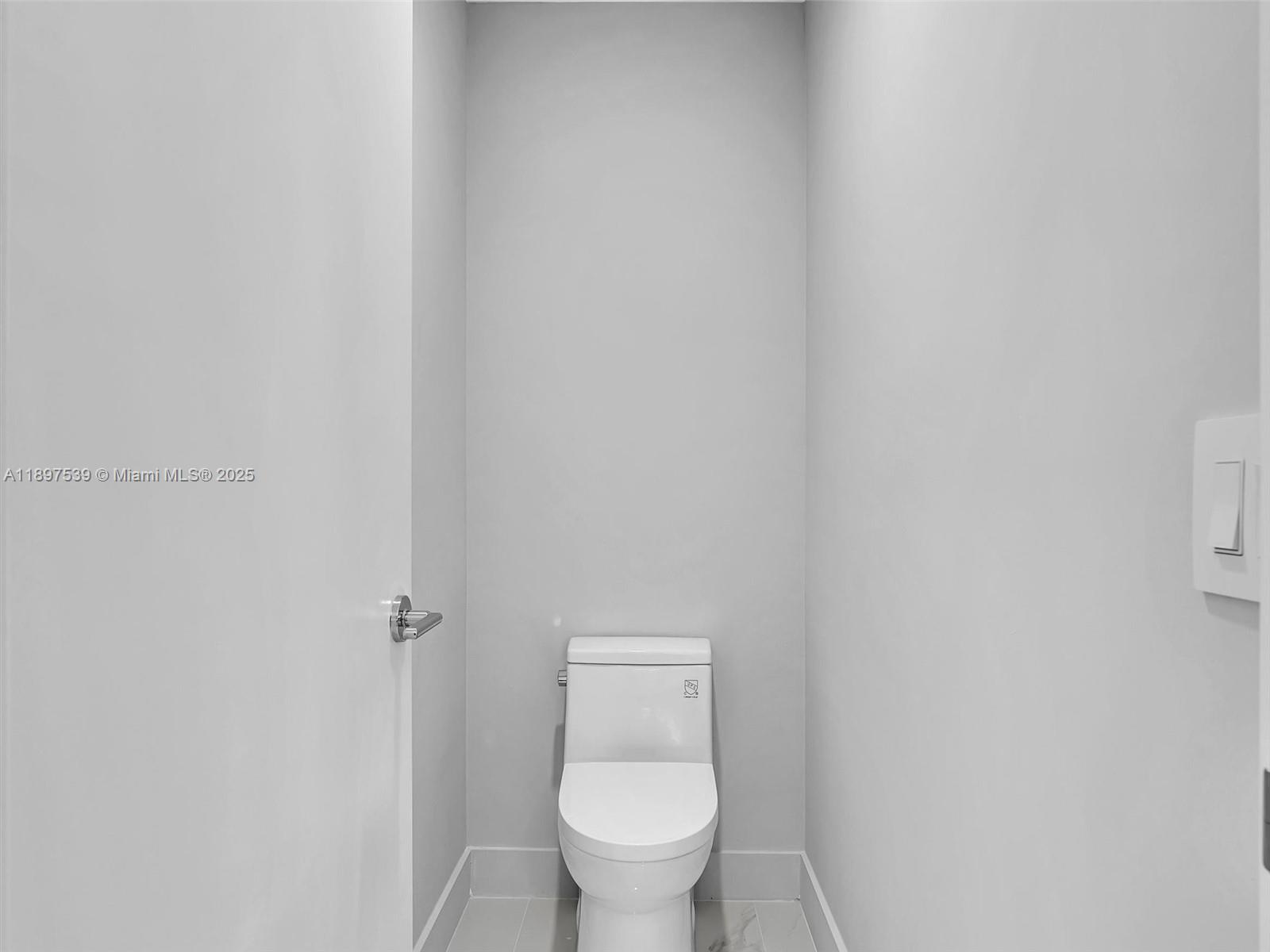 ARIA RESRVE - Residential Lease