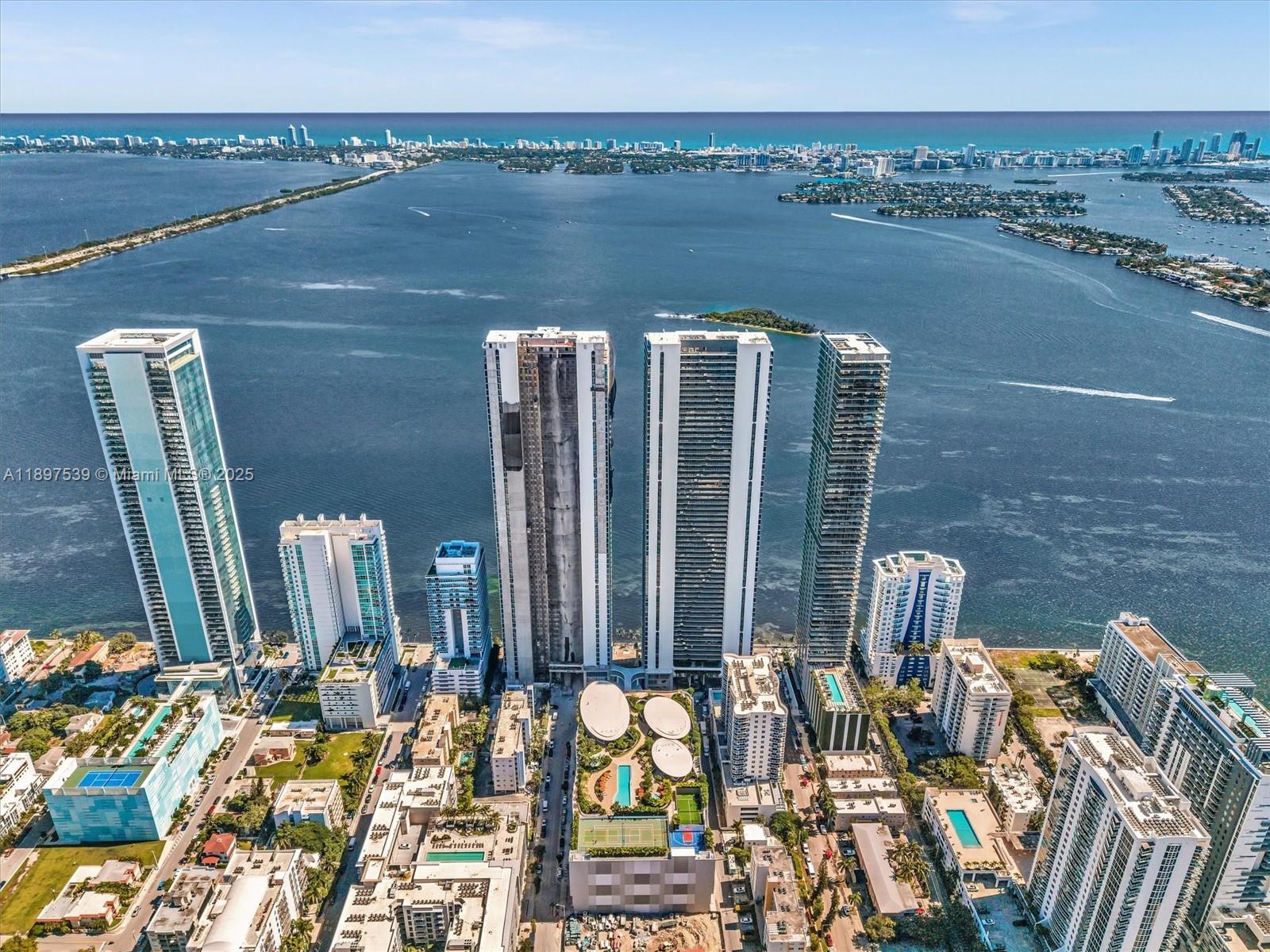 ARIA RESRVE - Residential Lease