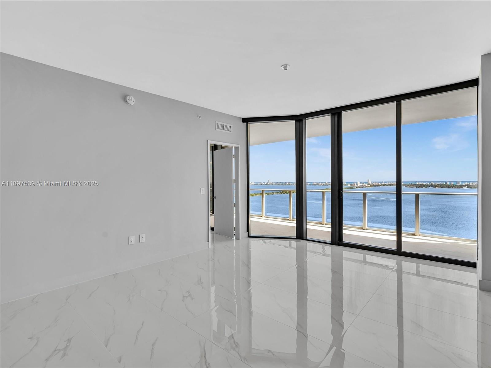 ARIA RESRVE - Residential Lease