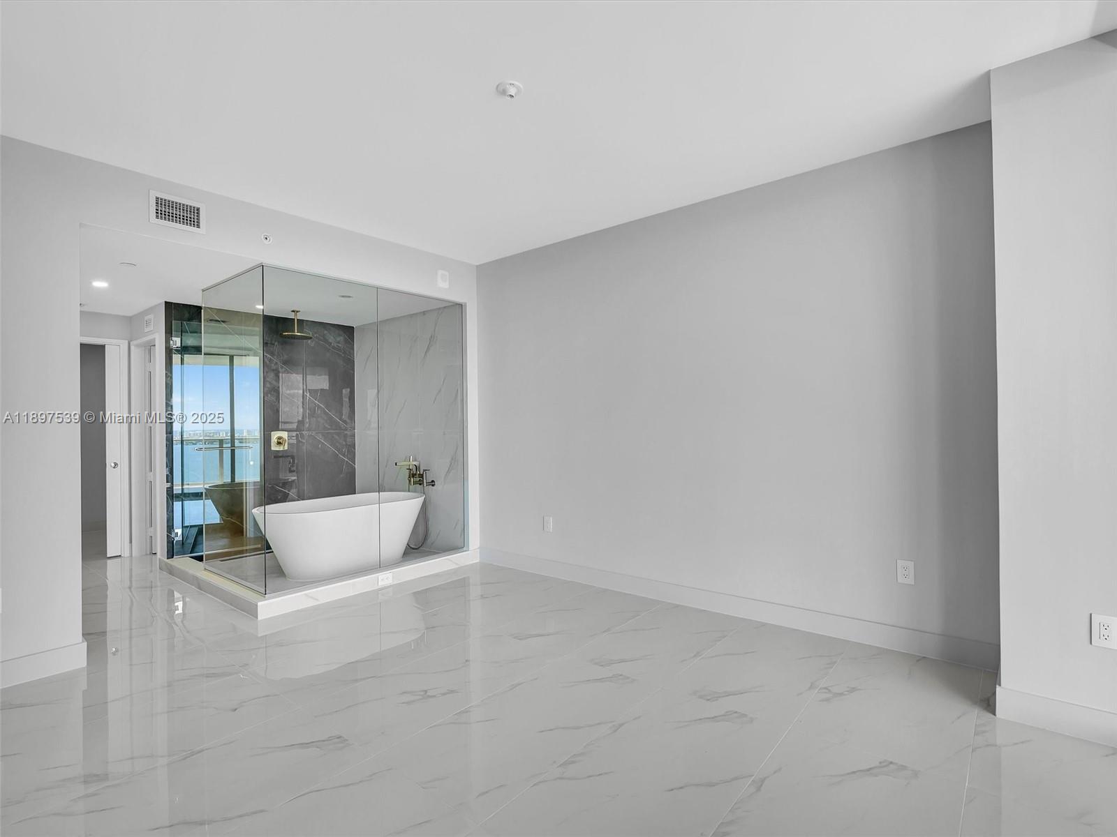 ARIA RESRVE - Residential Lease