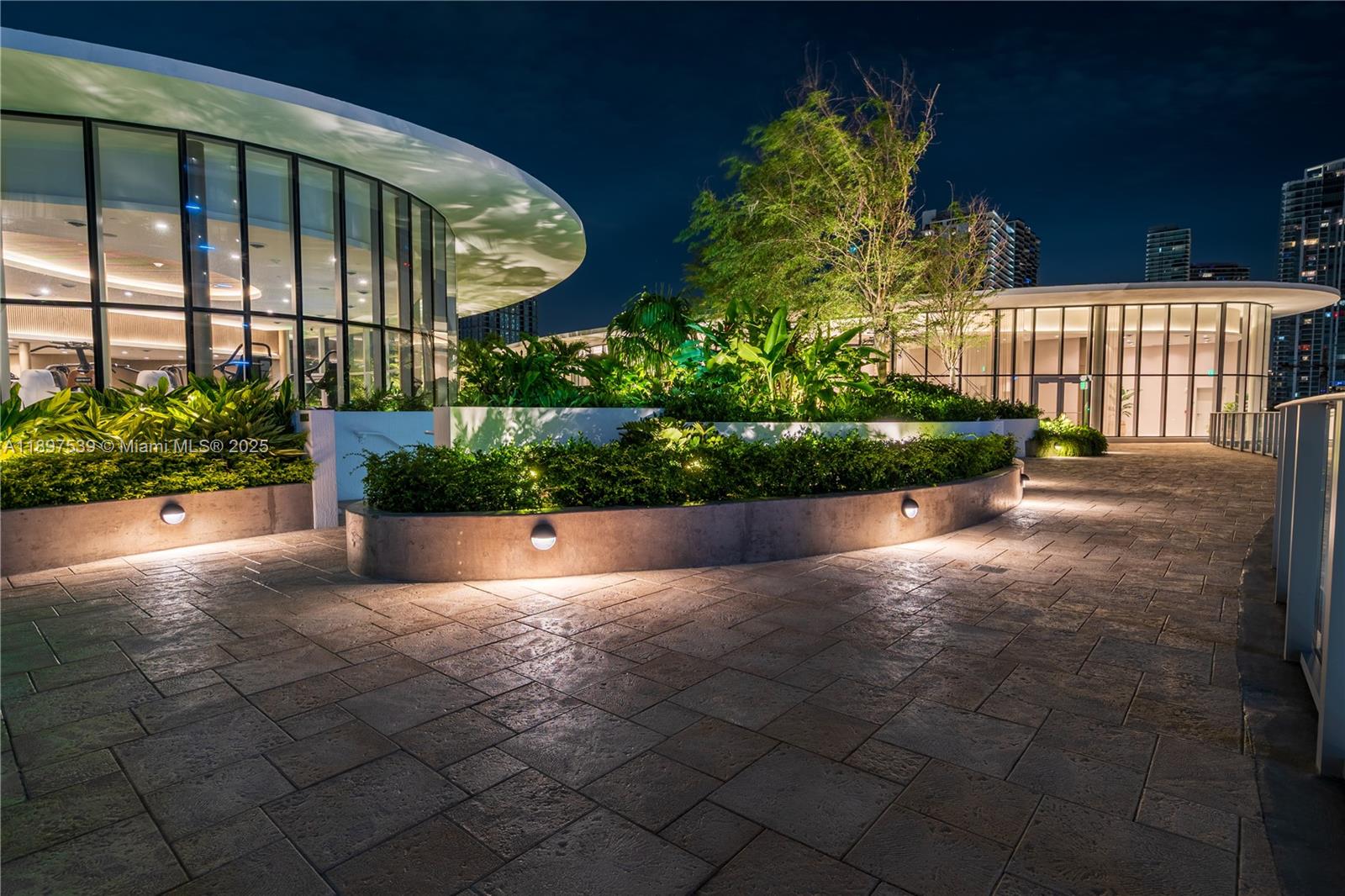 ARIA RESRVE - Residential Lease