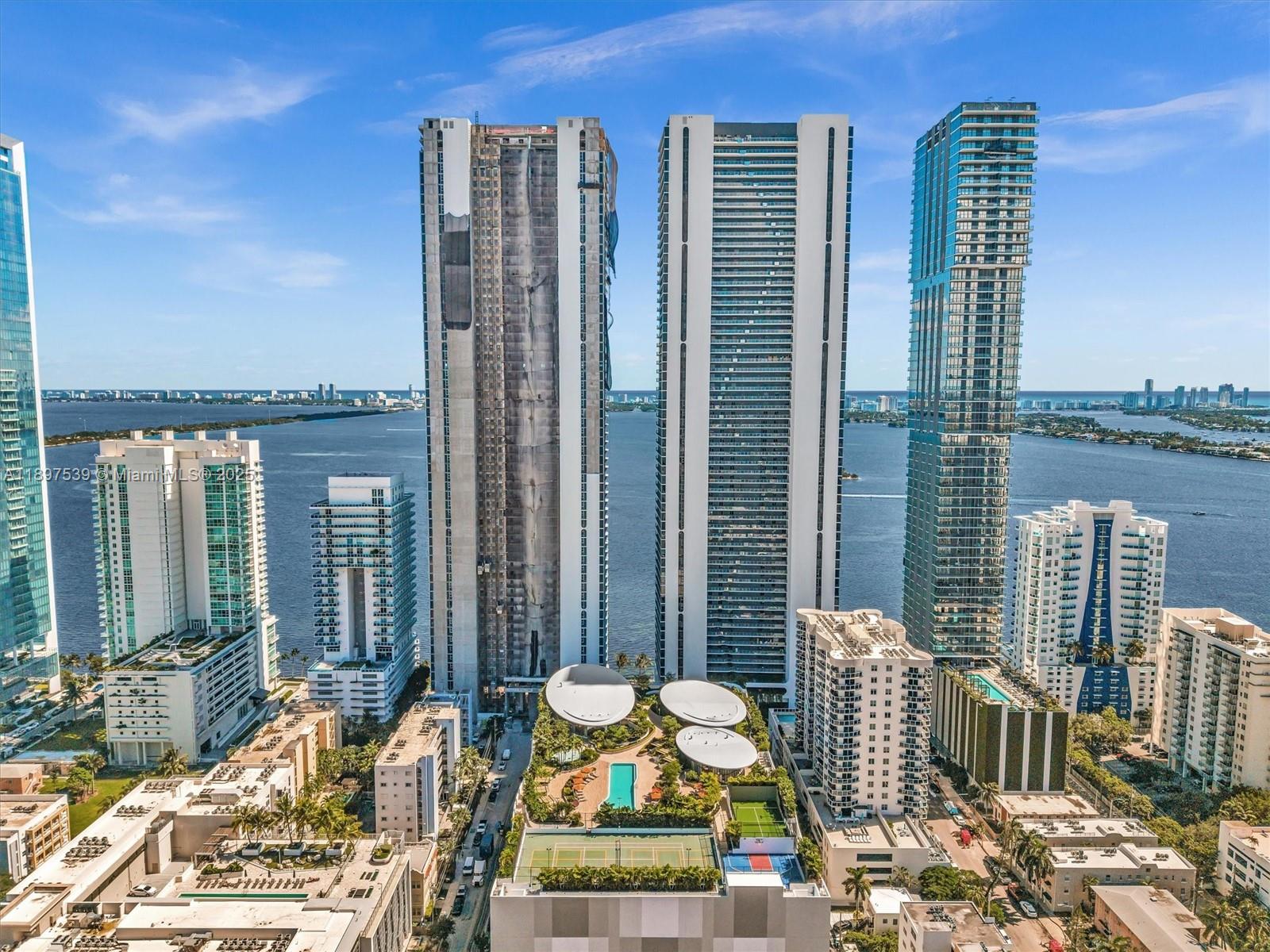 ARIA RESRVE - Residential Lease