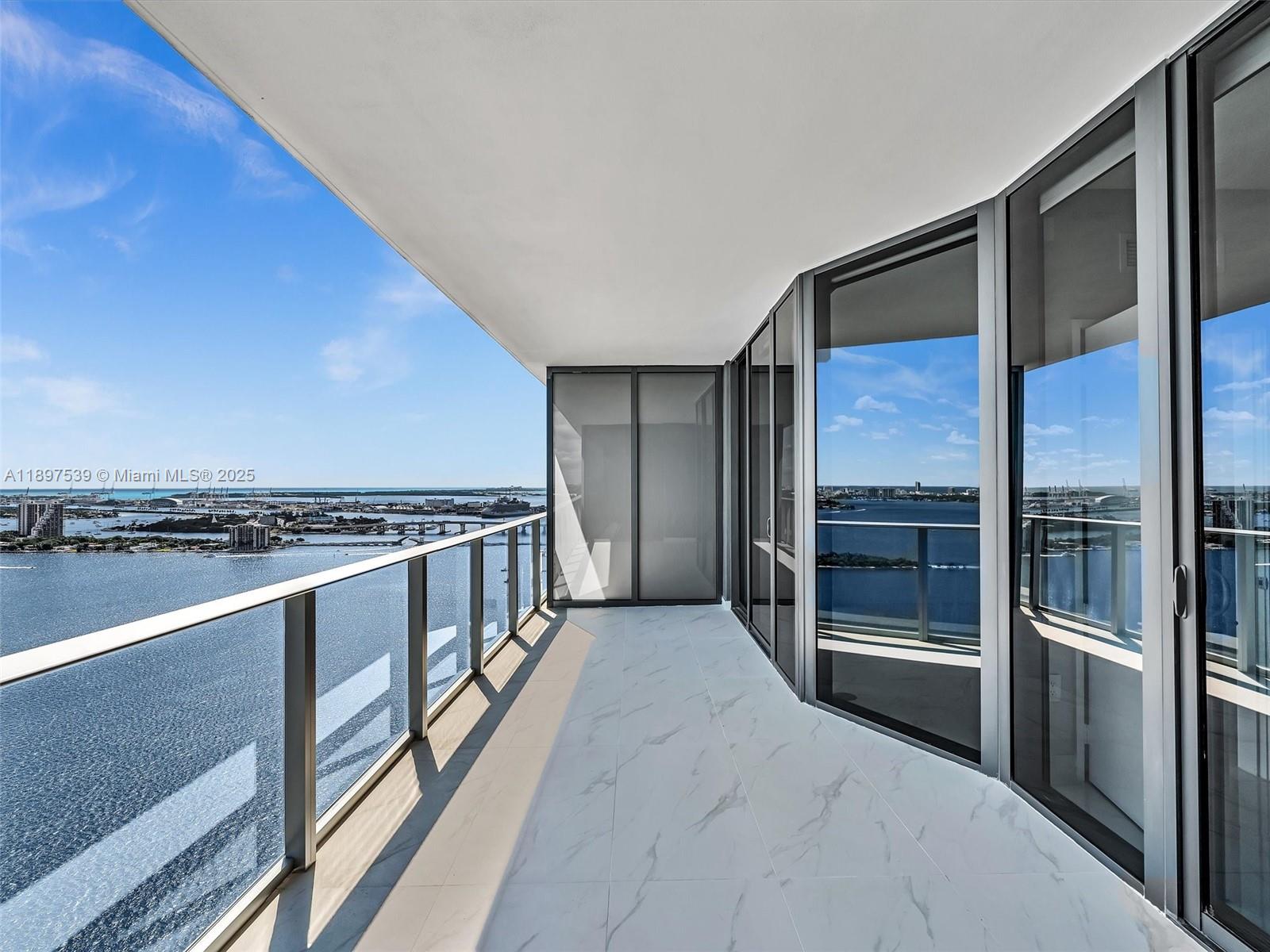 ARIA RESRVE - Residential Lease