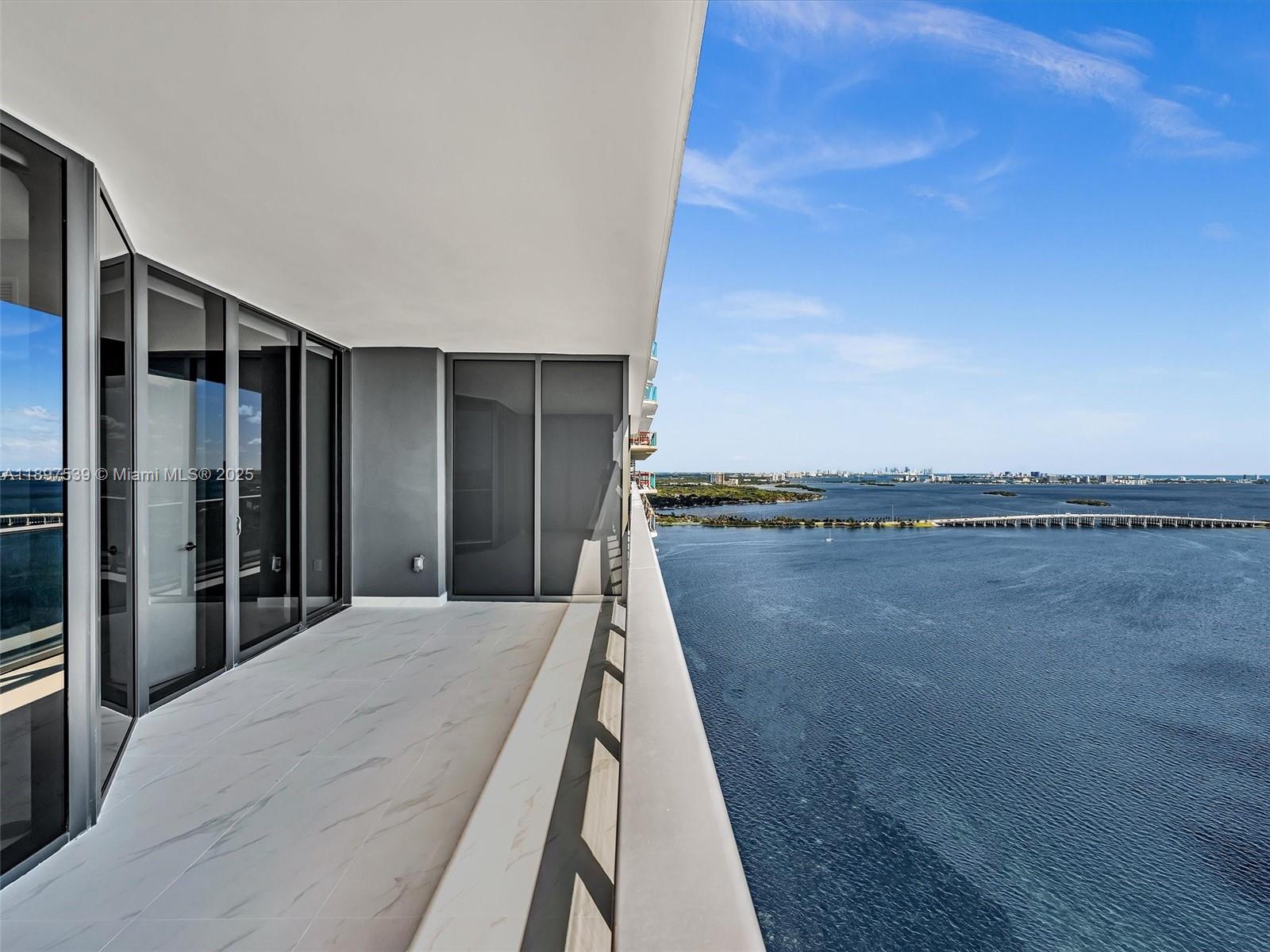 ARIA RESRVE - Residential Lease