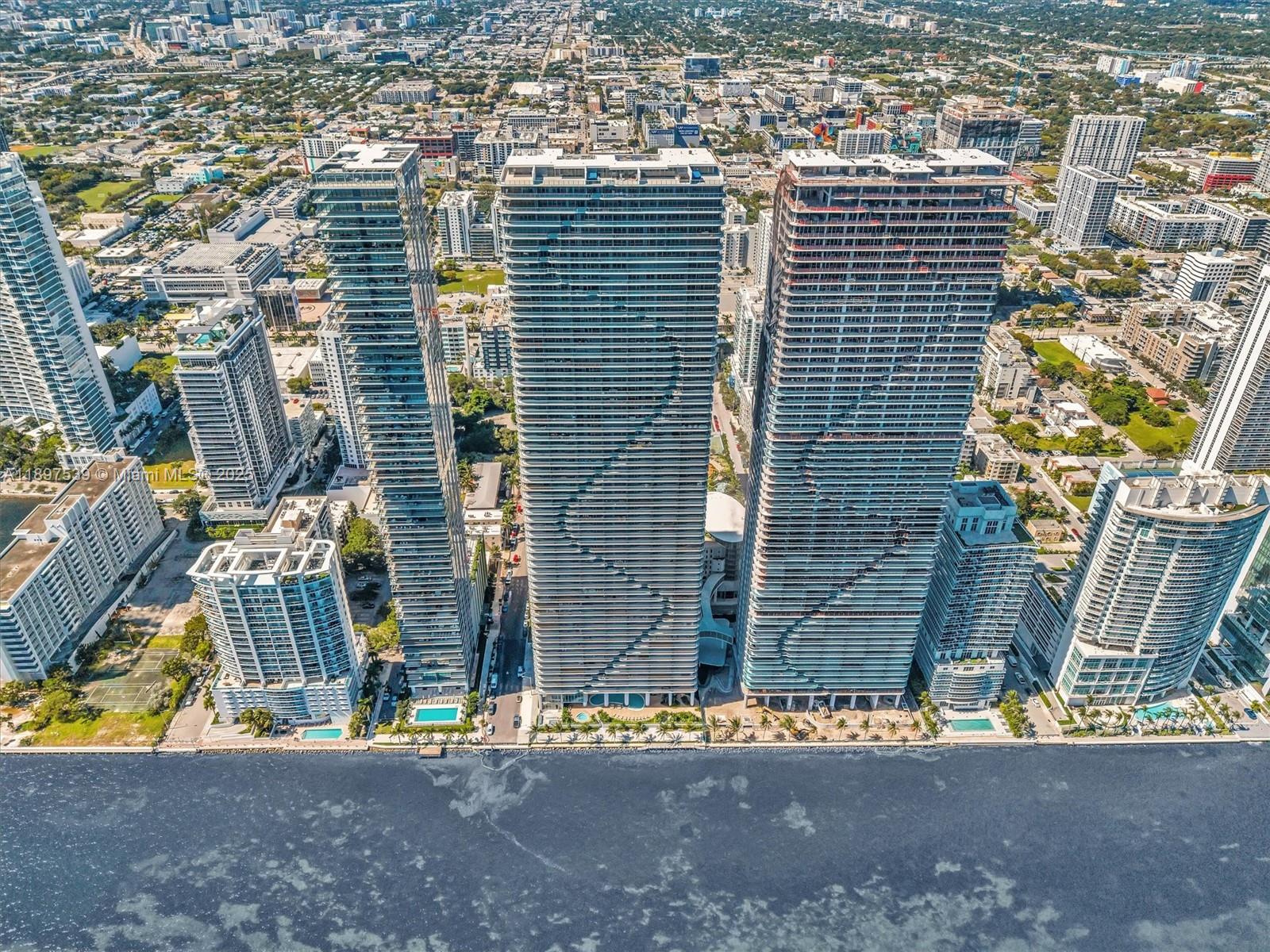 ARIA RESRVE - Residential Lease