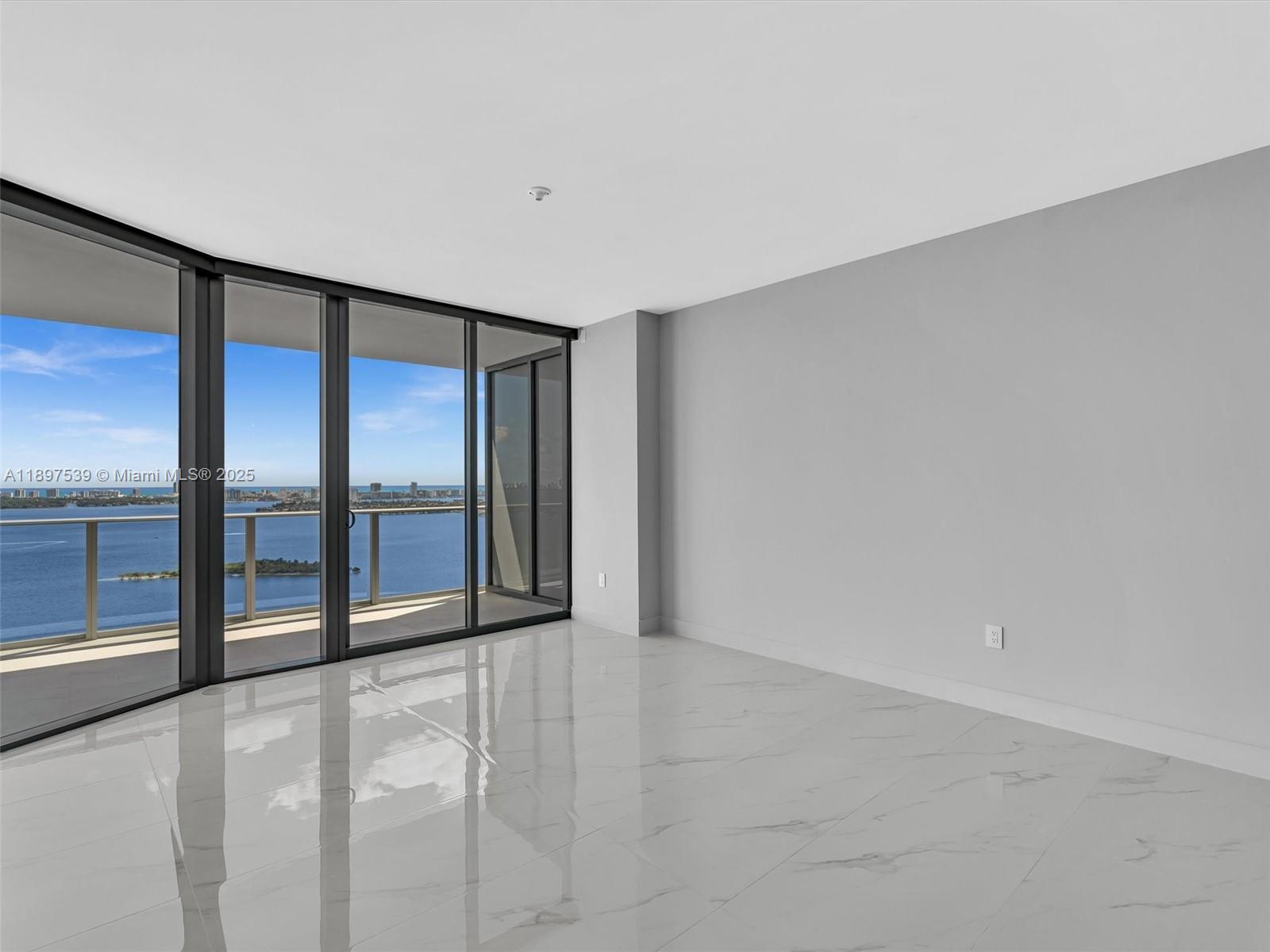 ARIA RESRVE - Residential Lease