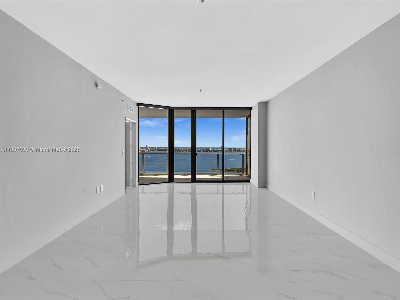 ARIA RESRVE - Residential Lease