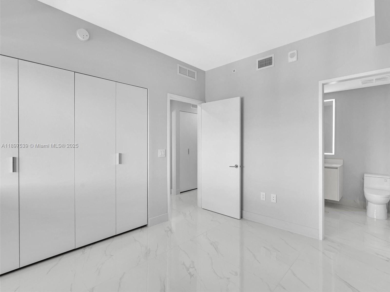 ARIA RESRVE - Residential Lease