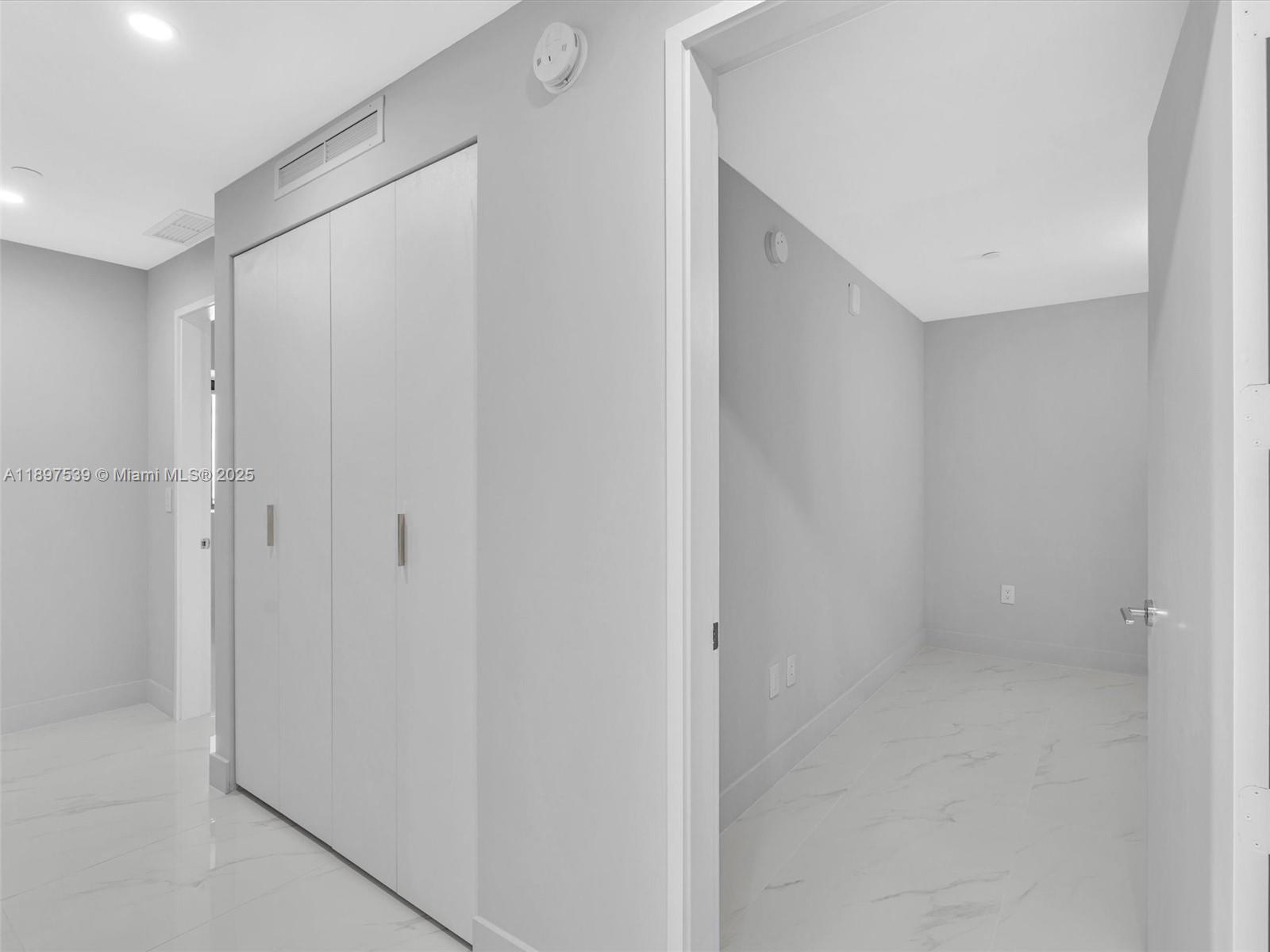 ARIA RESRVE - Residential Lease