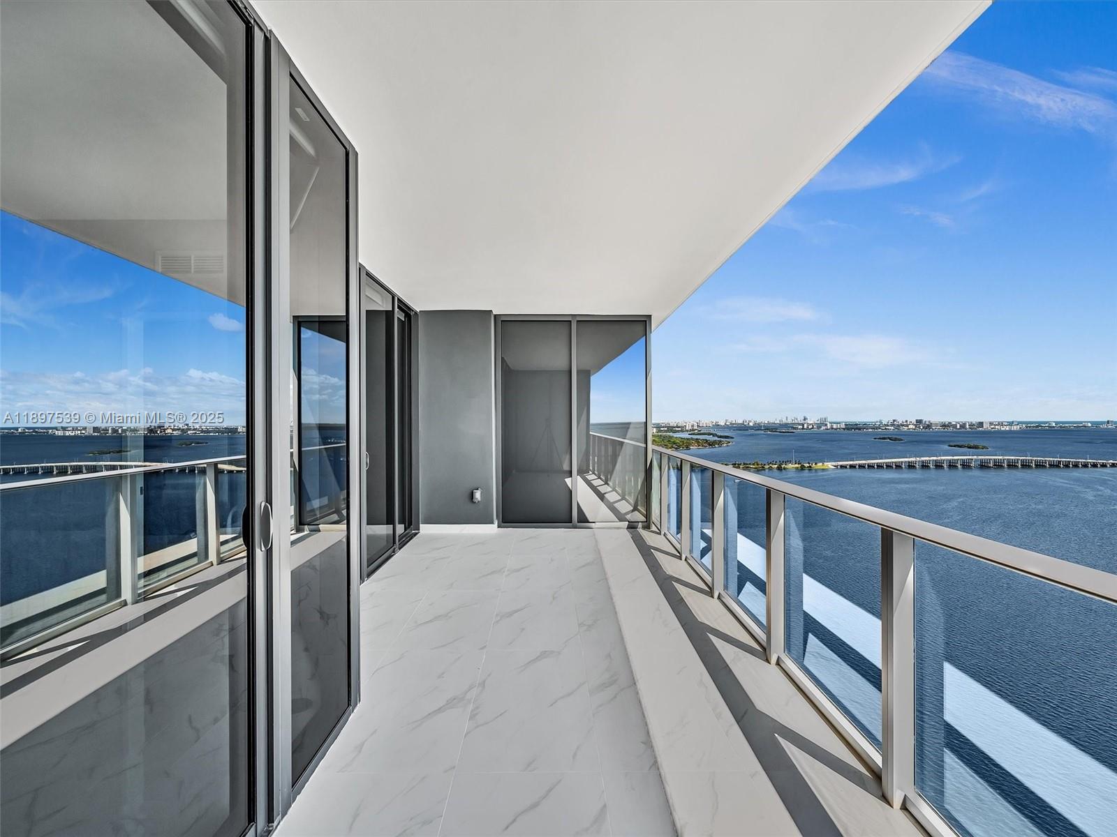 ARIA RESRVE - Residential Lease