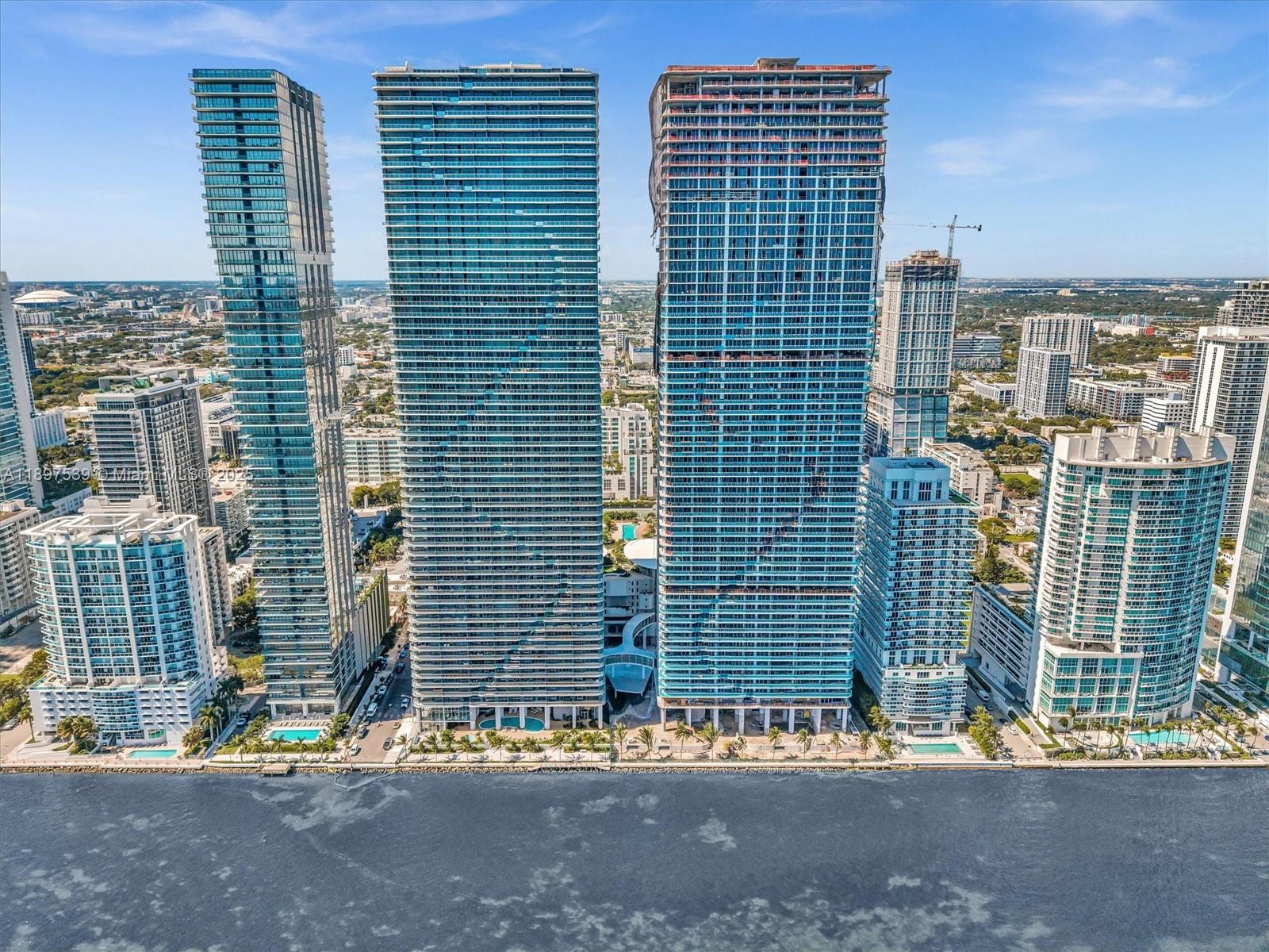 ARIA RESRVE - Residential Lease