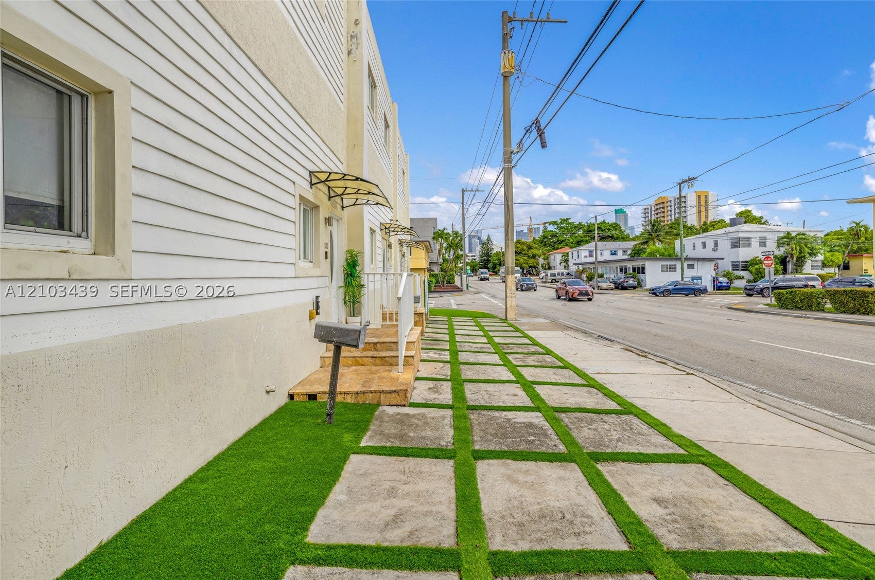 642 SW 10th Ave
