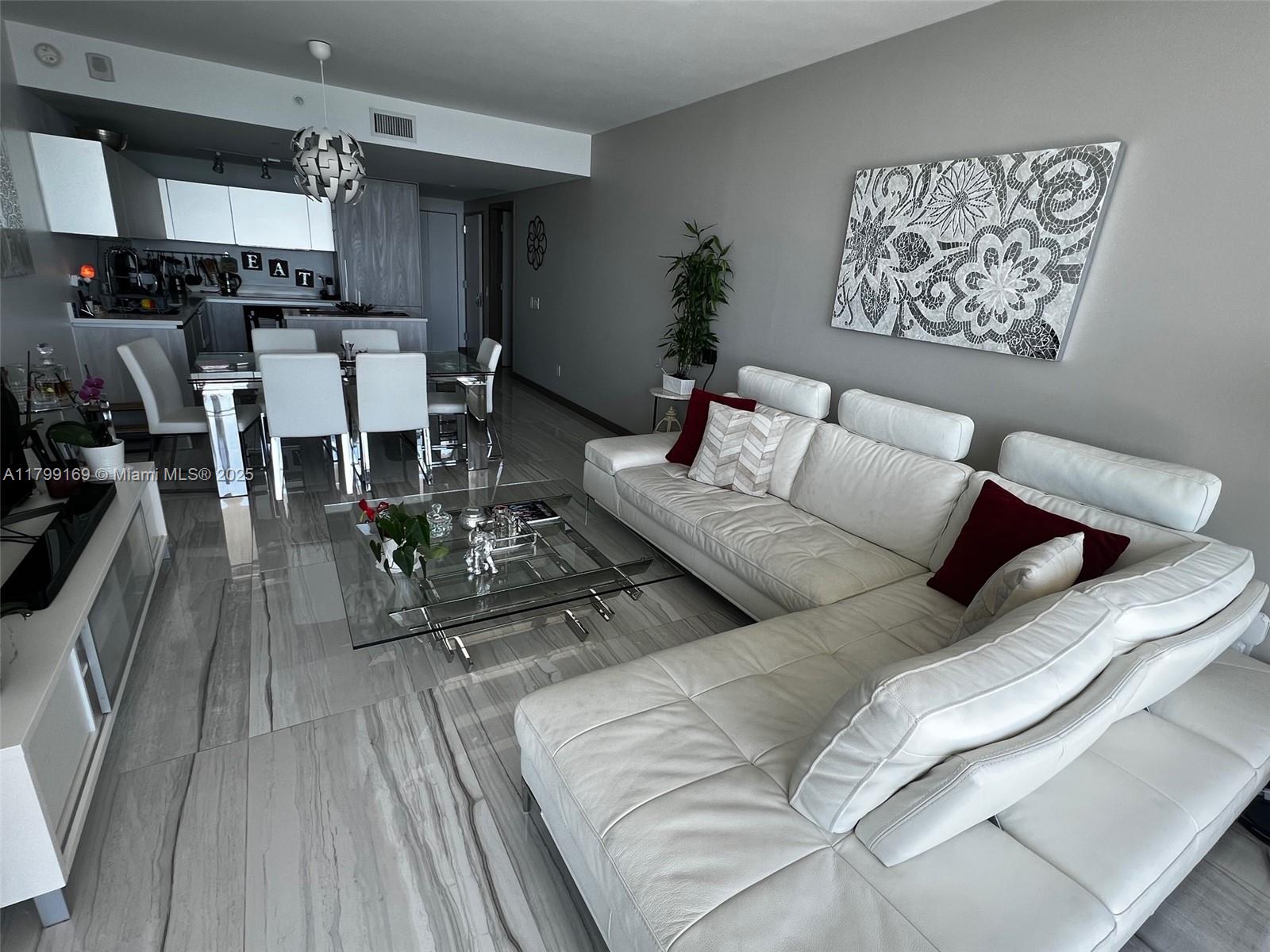 3131 NE 7th Ave 1404