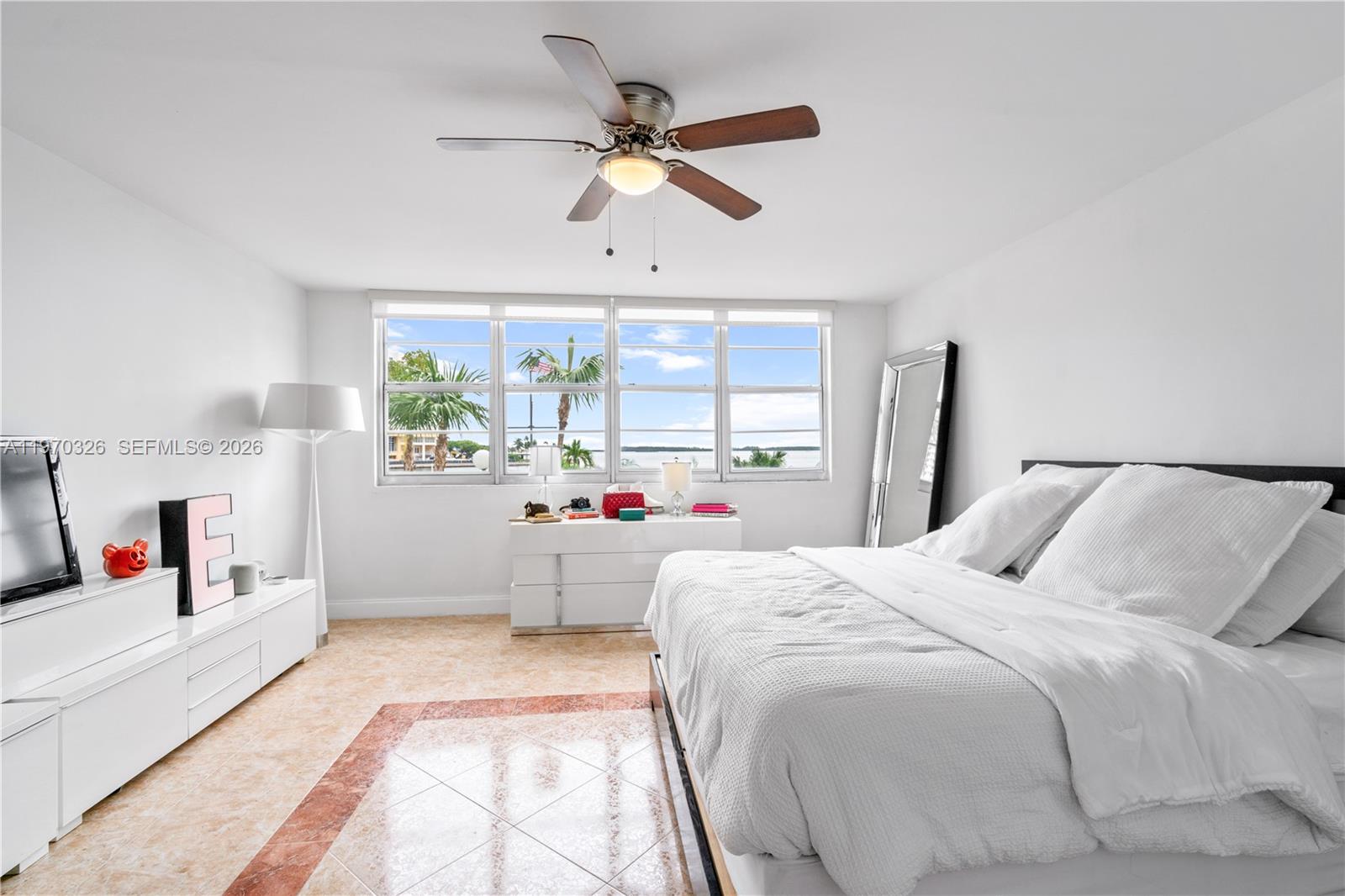 FOUR AMBASSADORS CONDO - Residential