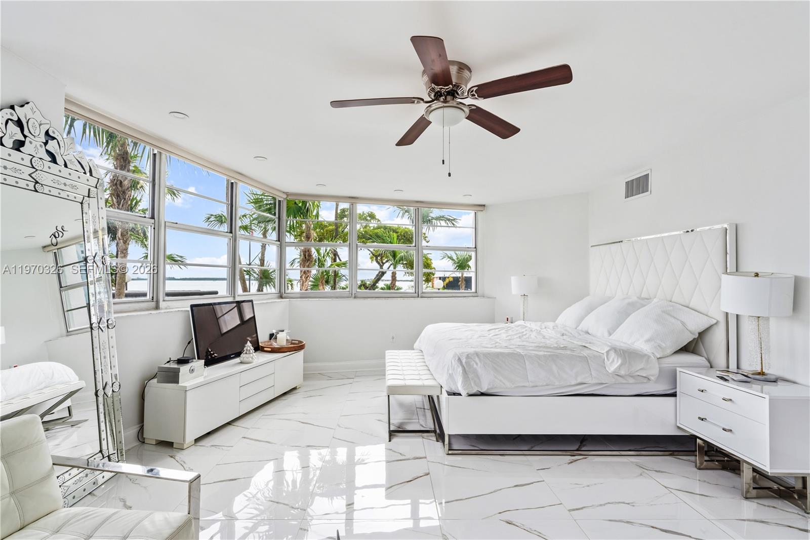 FOUR AMBASSADORS CONDO - Residential