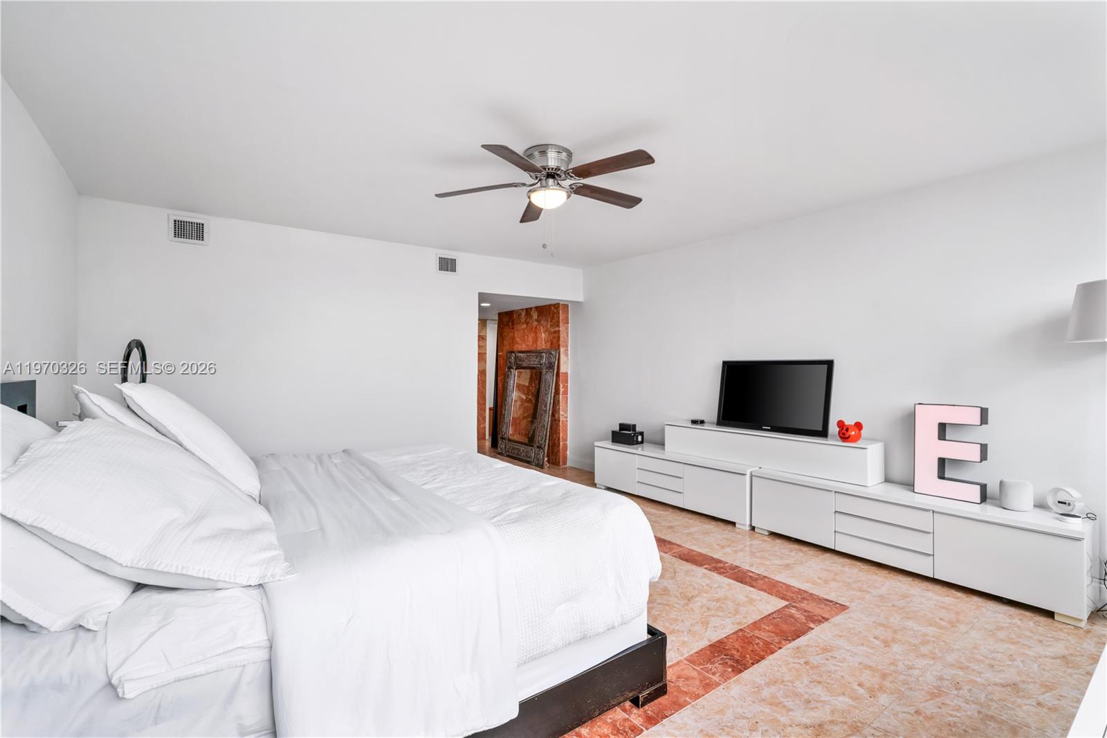 FOUR AMBASSADORS CONDO - Residential