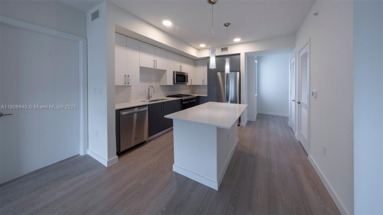 Avida Aventura - Residential Lease