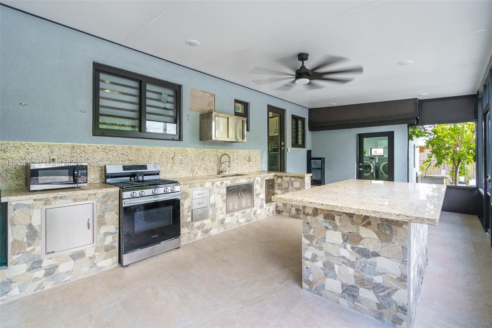 PALM SPRINGS AMD - Residential