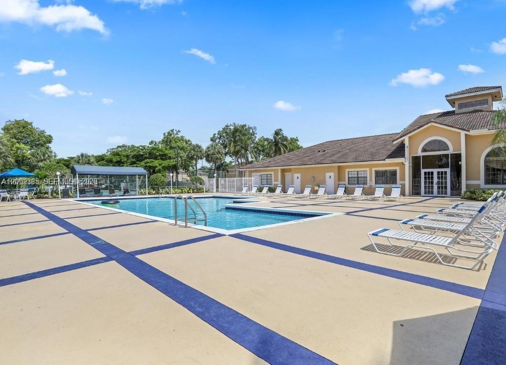 LA VIA CONDO - Residential