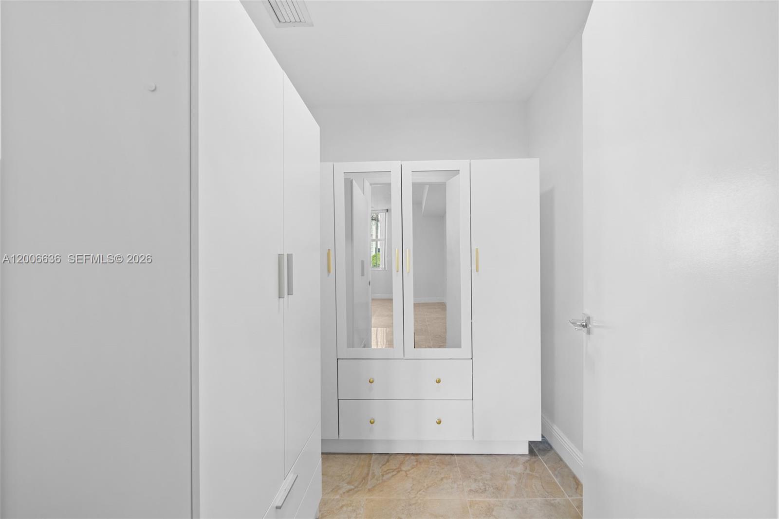 AVENTURA MARINA CONDO NUM - Residential