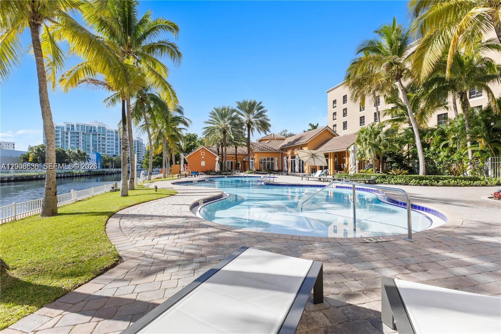 AVENTURA MARINA CONDO NUM - Residential