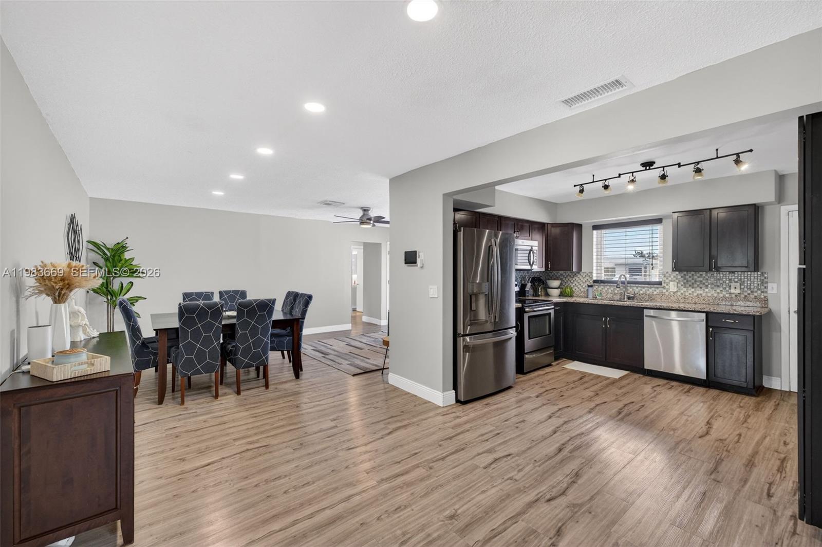 TWIN LAKES RESUB OF BLKS - Residential