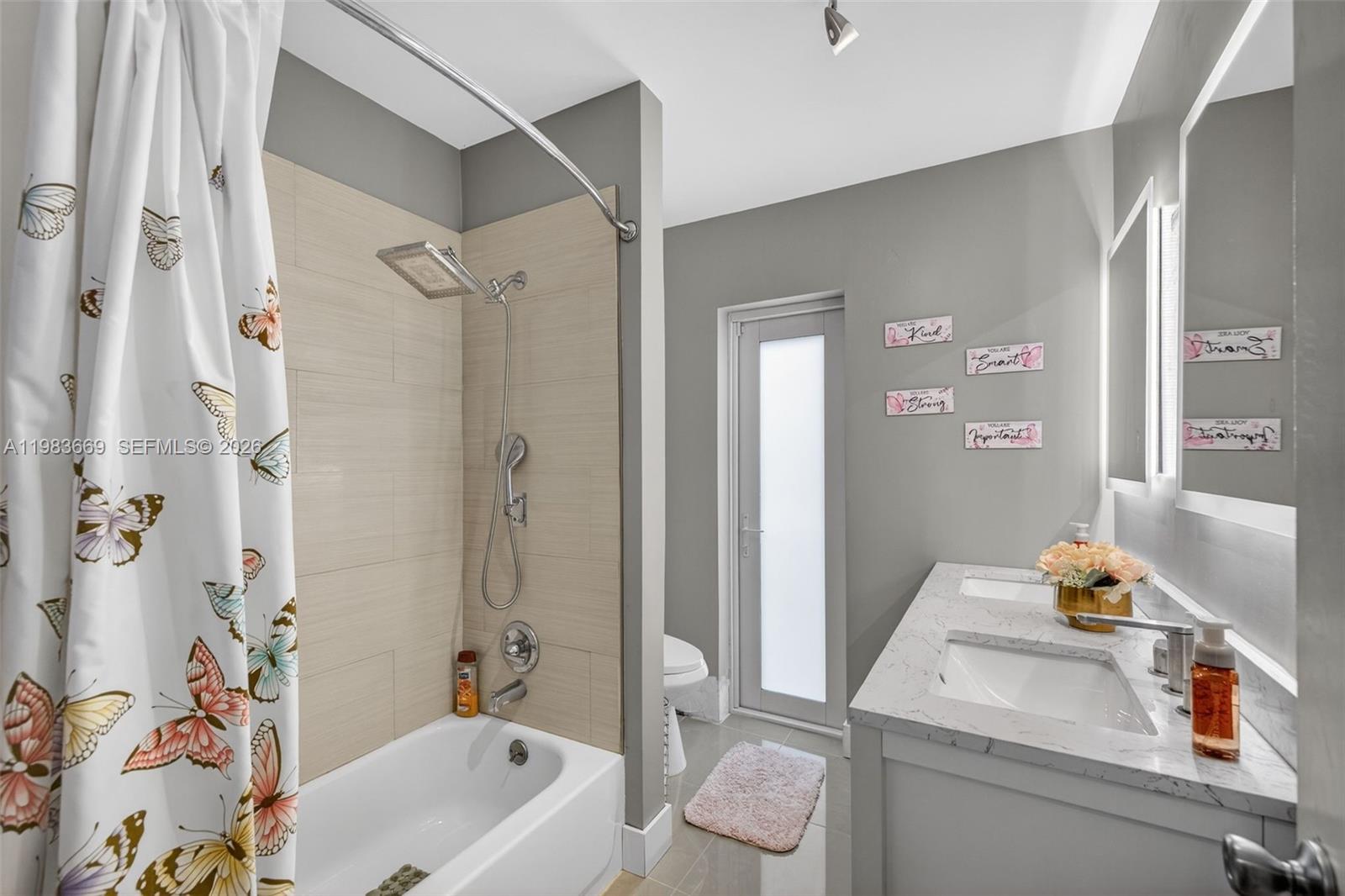 TWIN LAKES RESUB OF BLKS - Residential