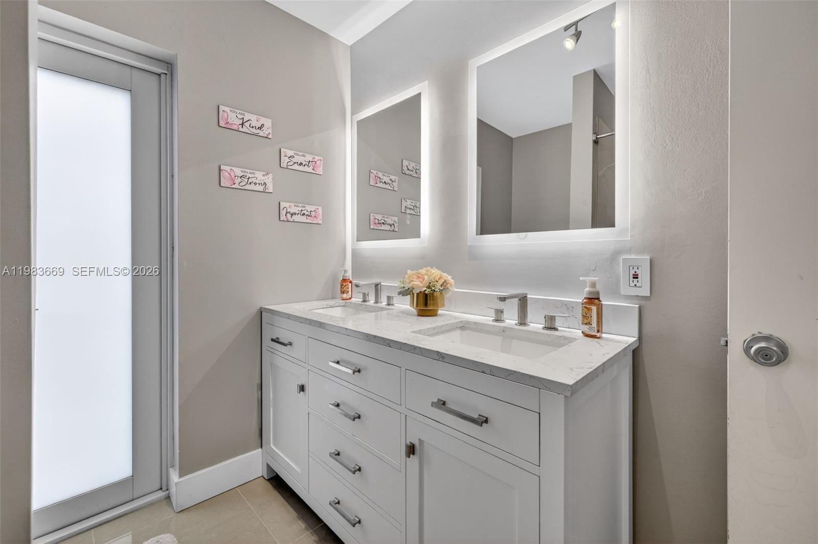 TWIN LAKES RESUB OF BLKS - Residential