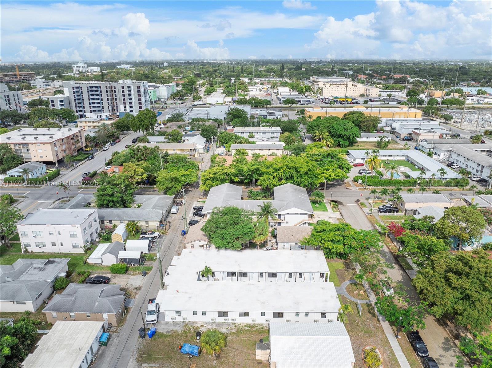 HOLLYWOOD - Residential Lease