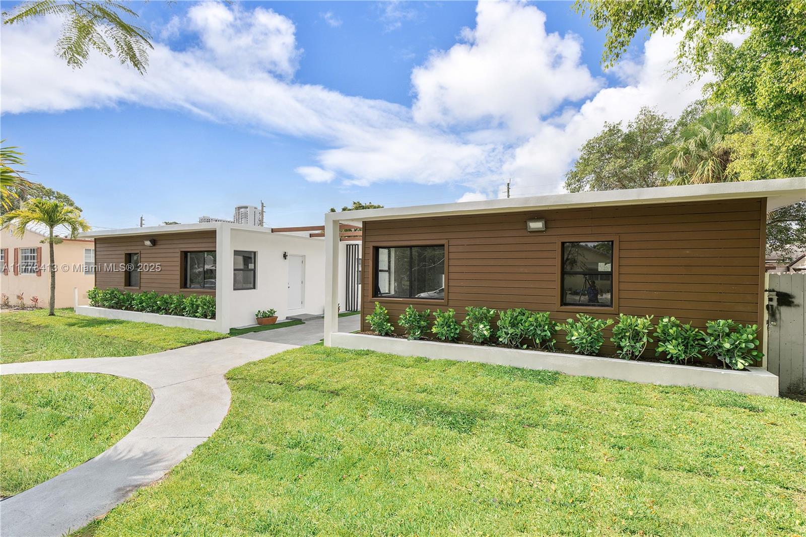 HOLLYWOOD - Residential Lease