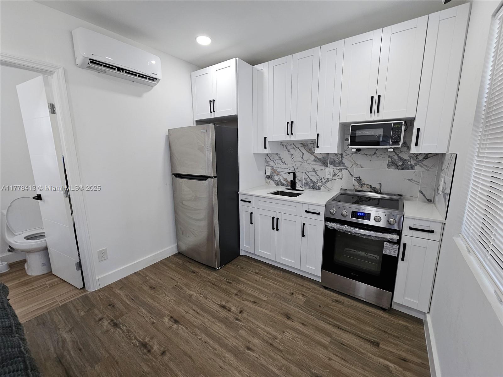 HOLLYWOOD - Residential Lease