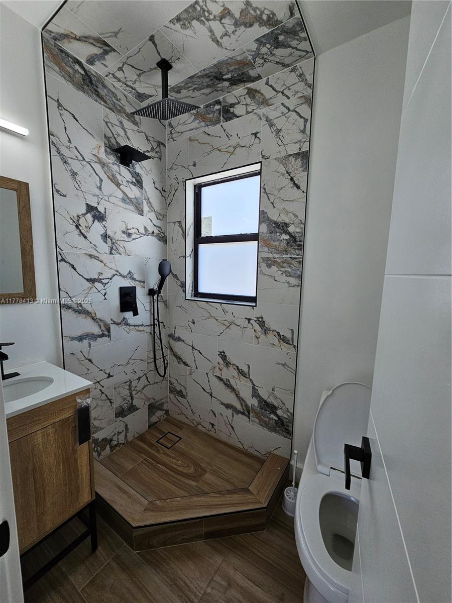 HOLLYWOOD - Residential Lease