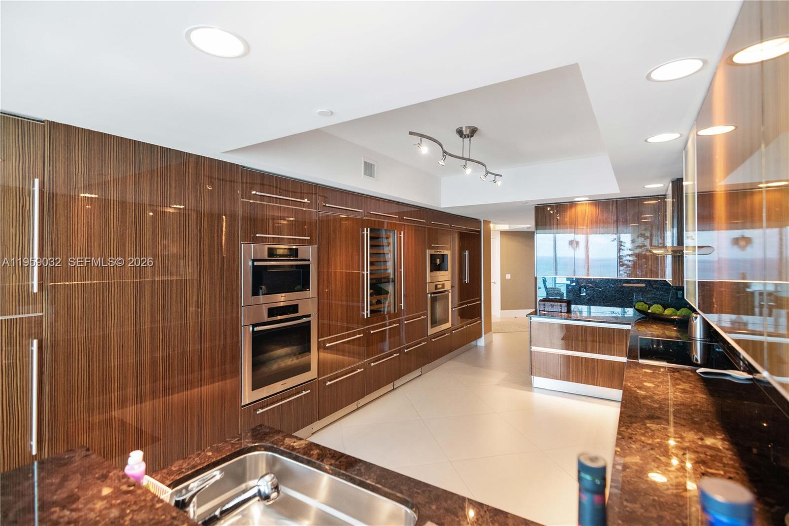 2711 HOLLYWOOD BEACH COND - Residential