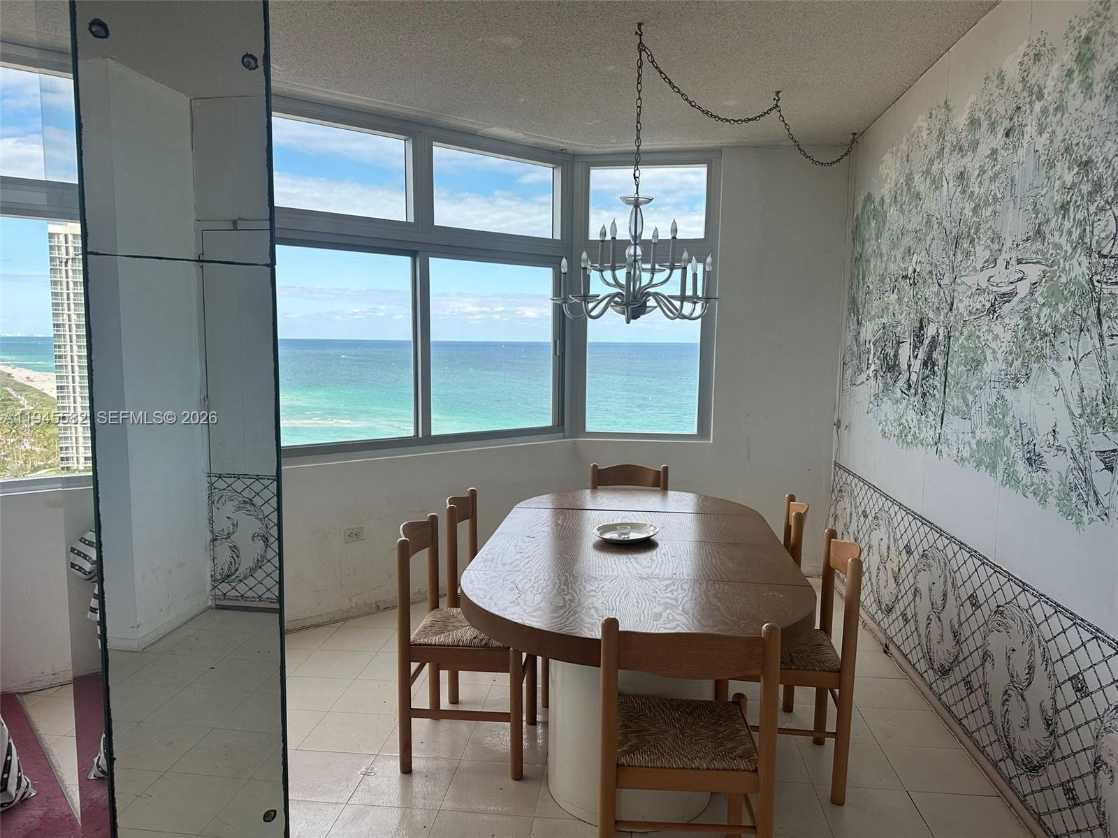 BURLEIGH HOUSE CONDO - Residential