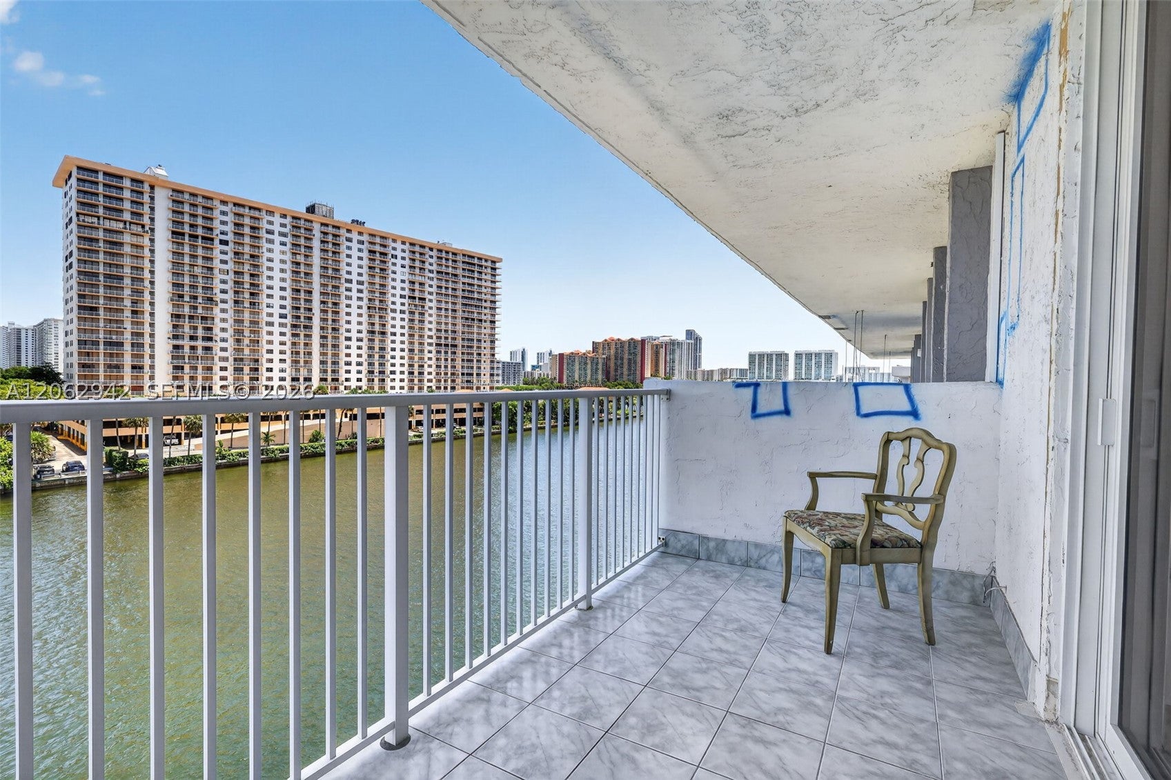 4000 NE 170th St 606
